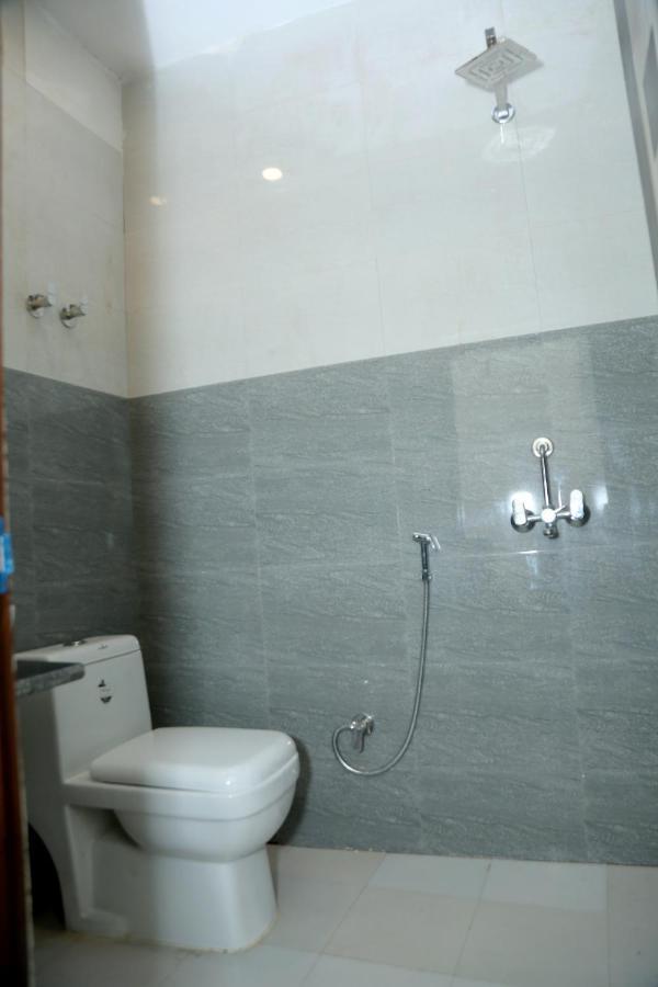 The Charlie'S Hostel New Delhi Ngoại thất bức ảnh