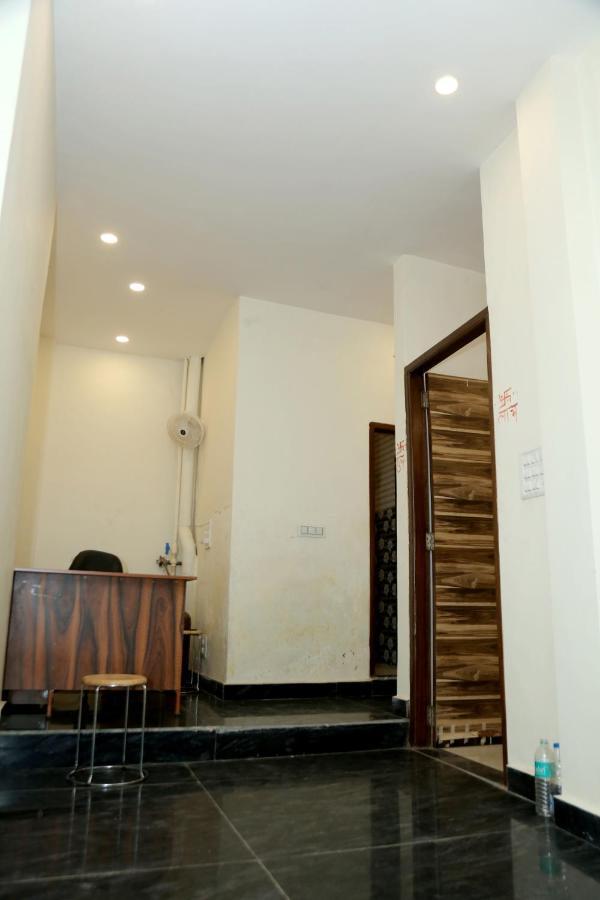 The Charlie'S Hostel New Delhi Ngoại thất bức ảnh